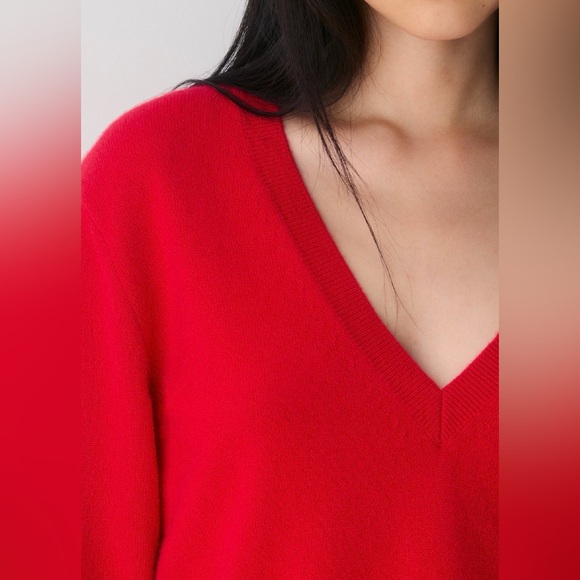 Aritzia Bare Cashmere V-Neck Sweater - Picture 3 of 12